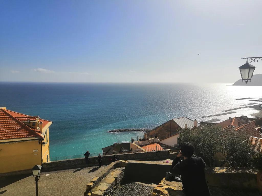 Aperitivo in uno dei borghi più belli d'Italia 😍. Cervo.